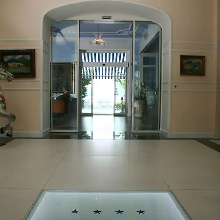 Hotell Lido Seegarten 4*